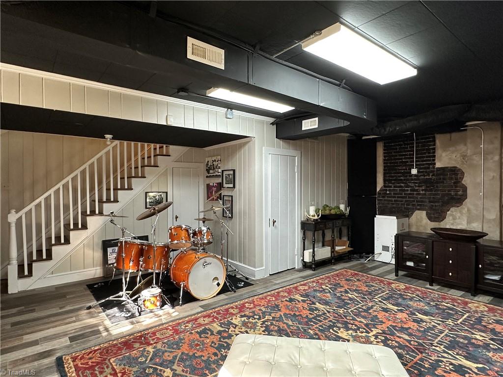 363 Hawthorne Road