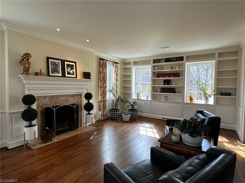 363 Hawthorne Road