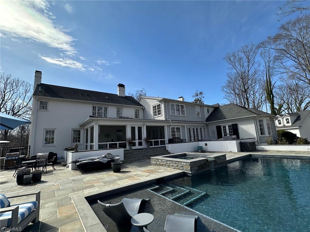 363 Hawthorne Road