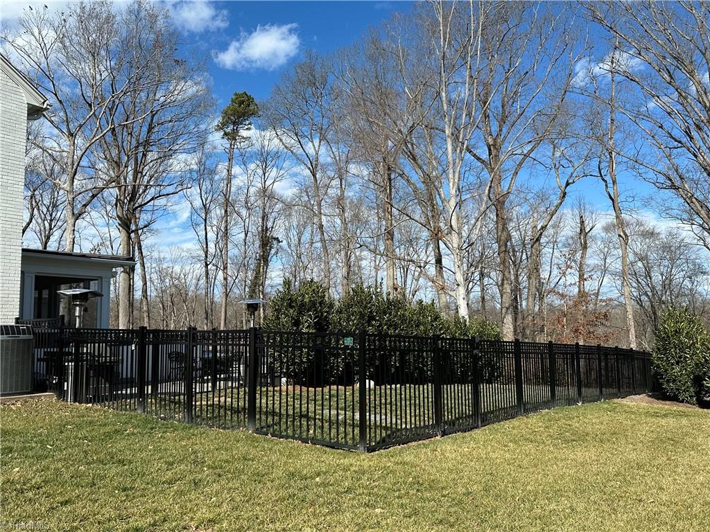 363 Hawthorne Road