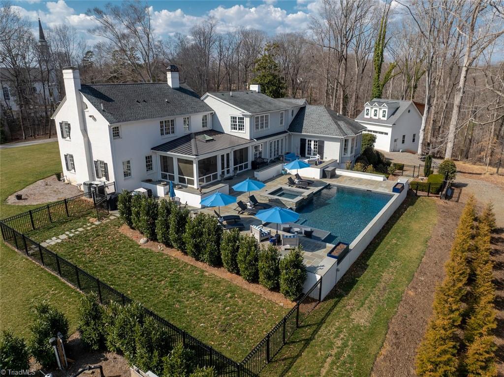 363 Hawthorne Road