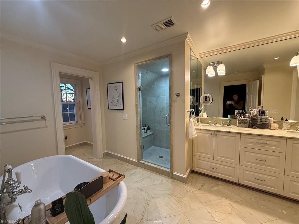 363 Hawthorne Road