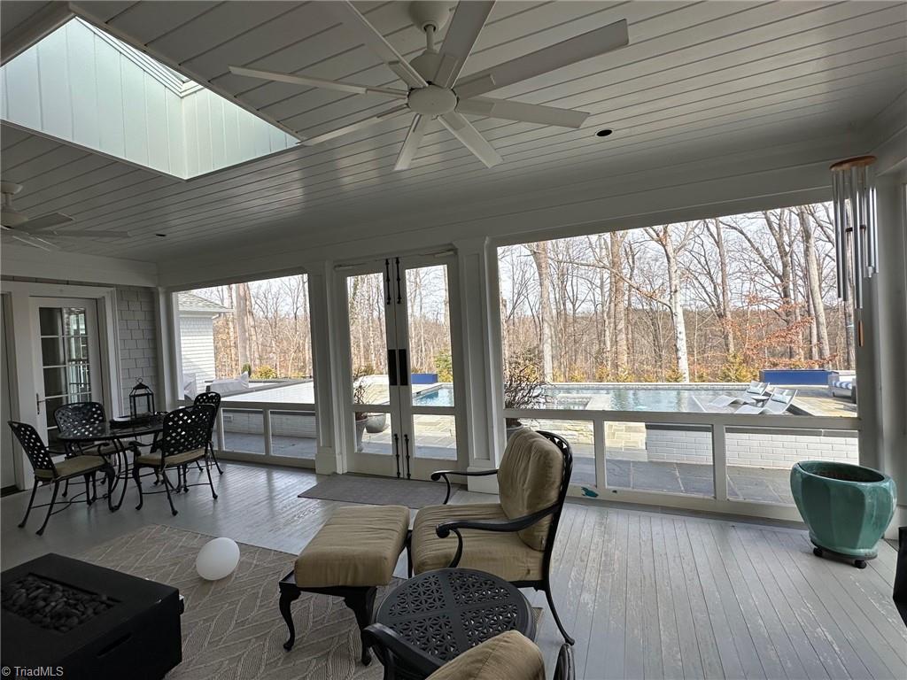 363 Hawthorne Road