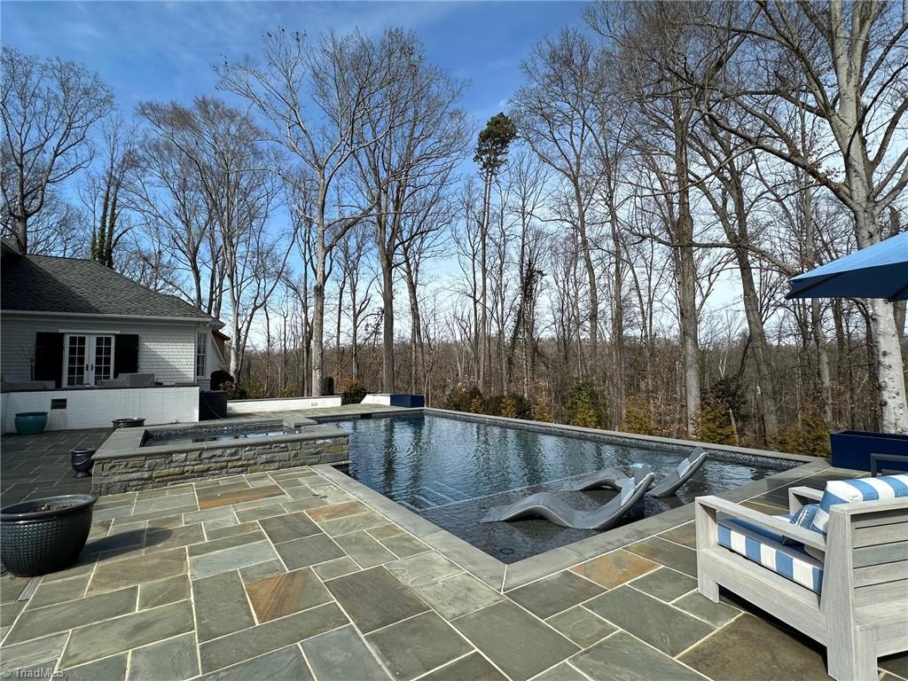 363 Hawthorne Road