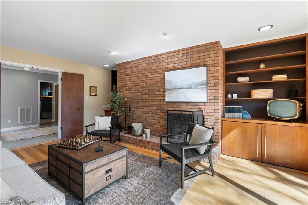 5313 Montevista Drive