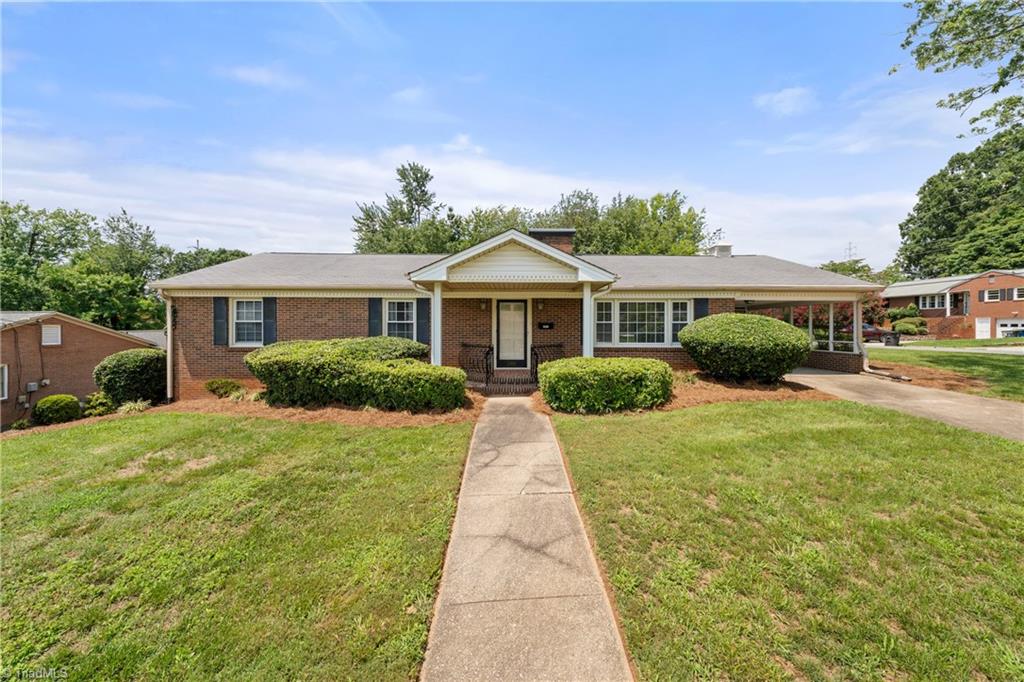 2801 Deerwood Drive, Winston-Salem