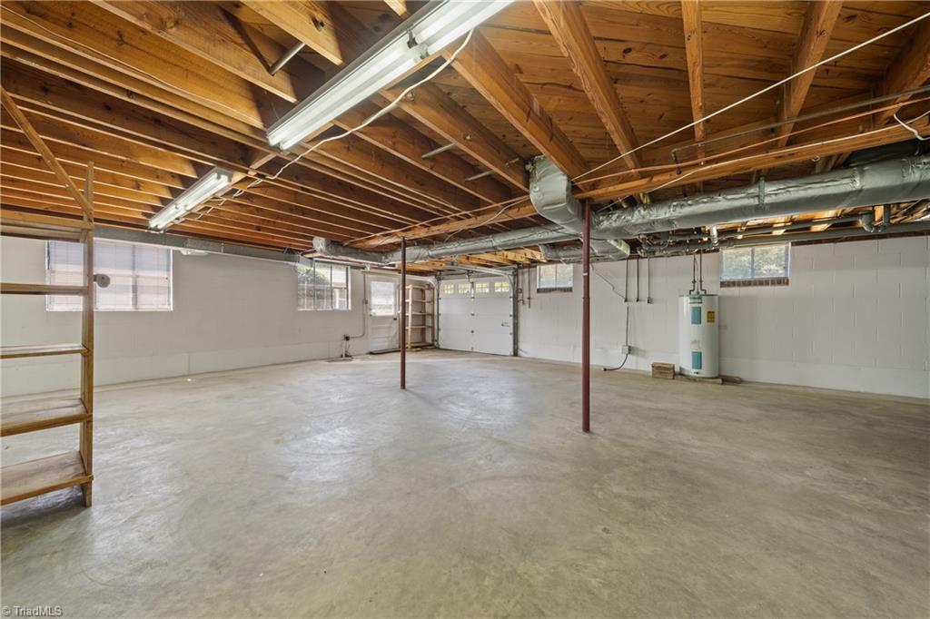2801 Deerwood Drive, Winston-Salem