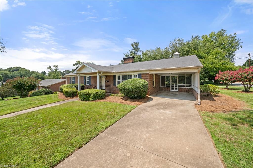 2801 Deerwood Drive, Winston-Salem