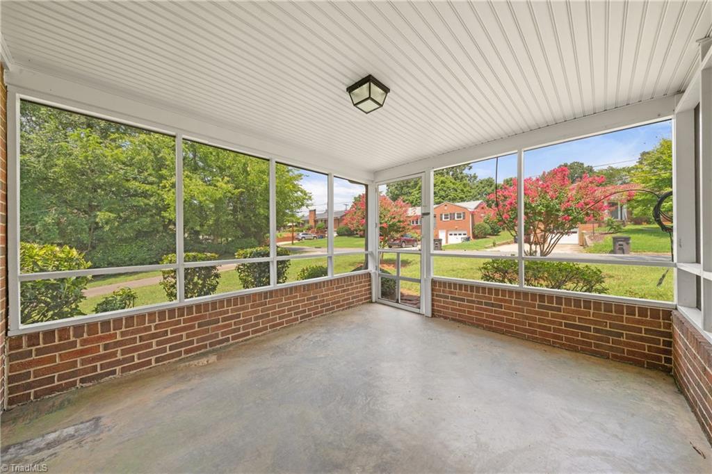 2801 Deerwood Drive, Winston-Salem