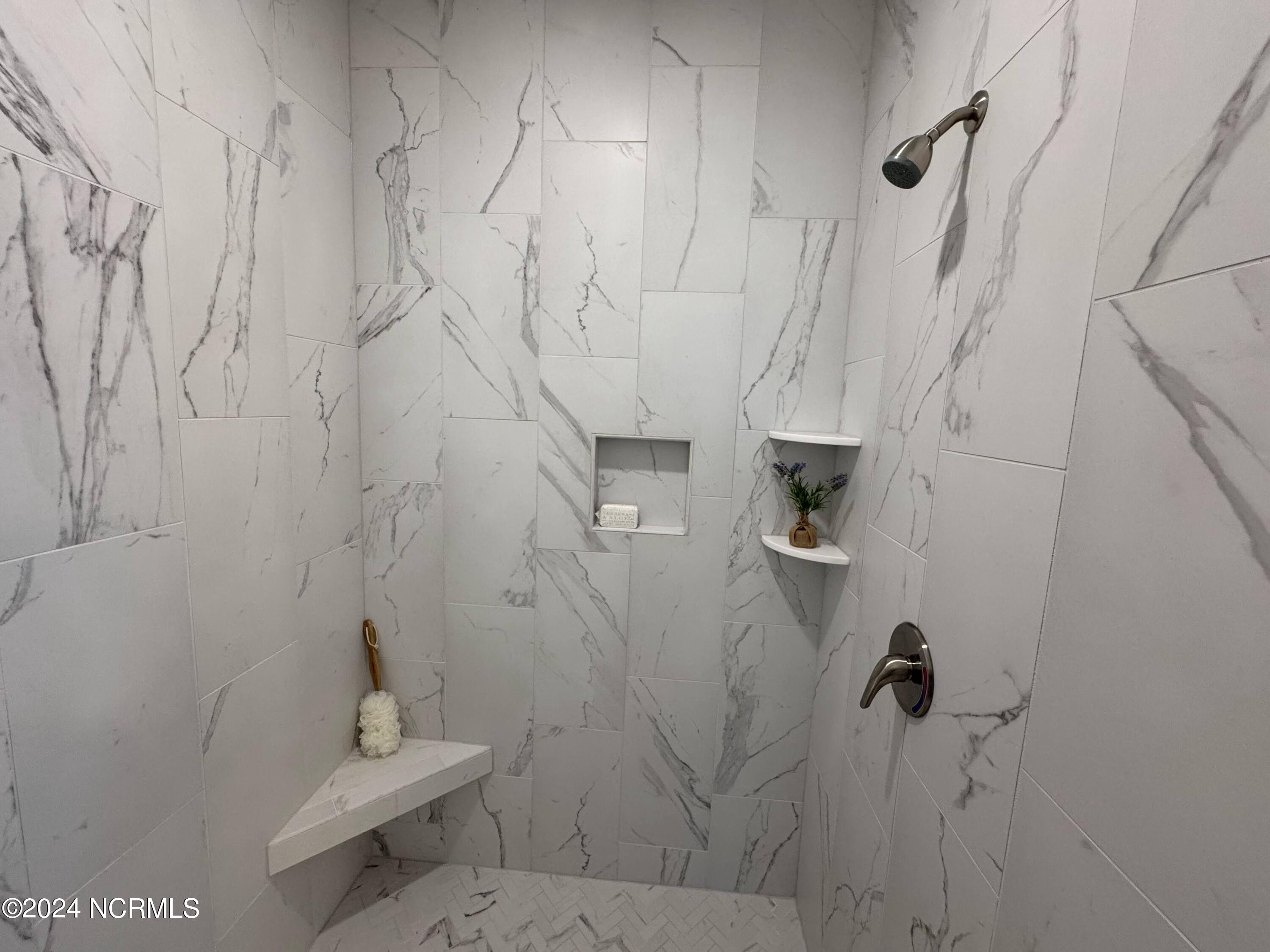 9001 Mango Bay Court NE