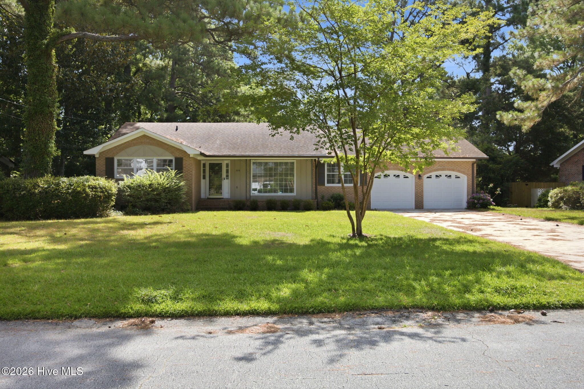 306 W Blackbeard Road W