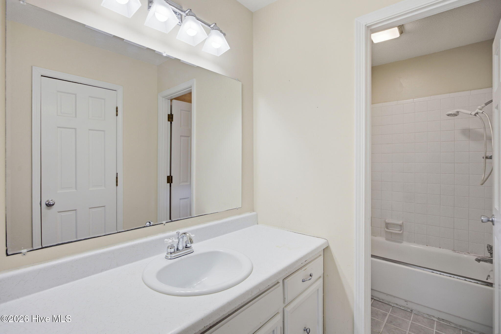 306 W Blackbeard Road W