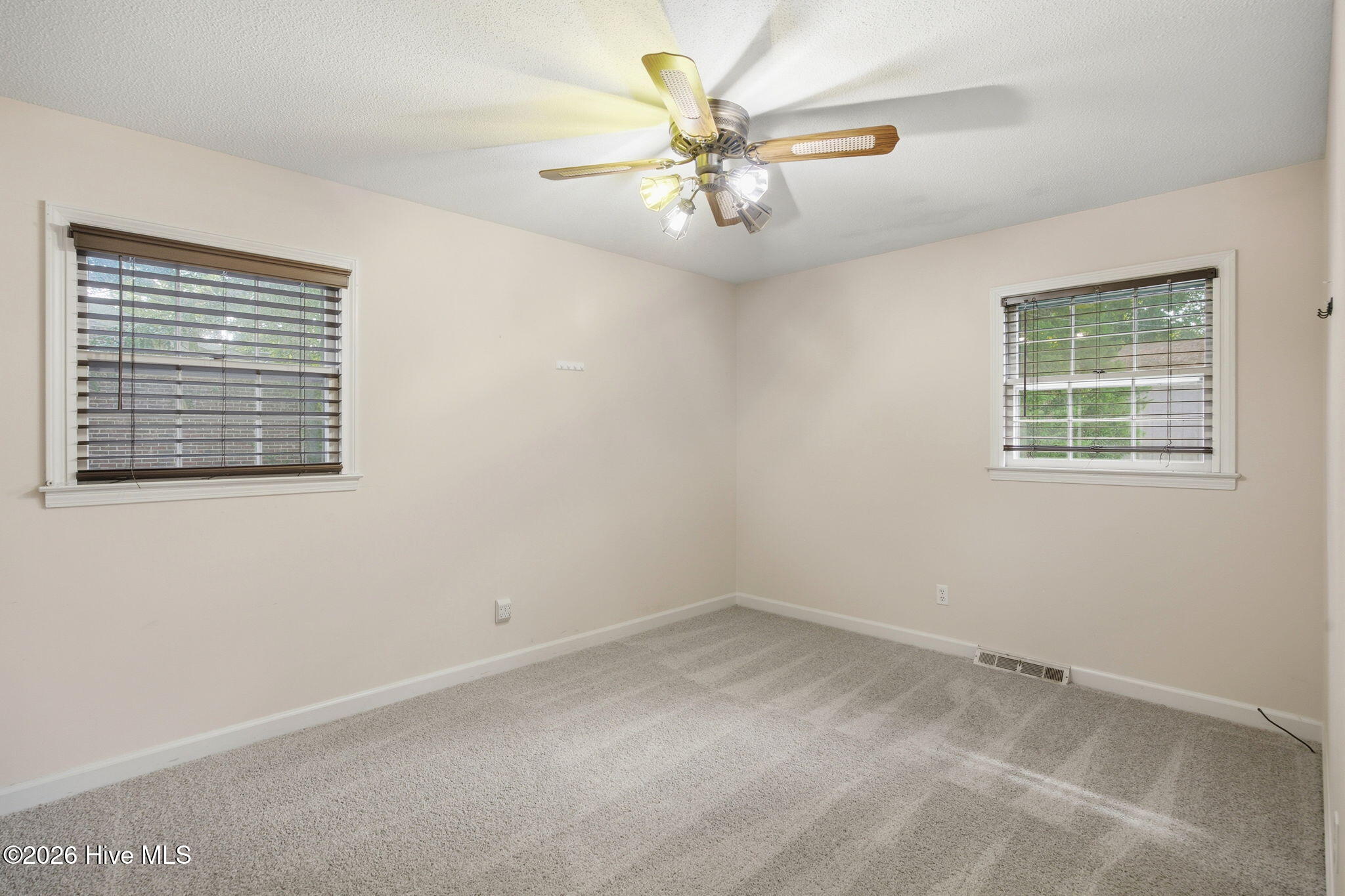 306 W Blackbeard Road W