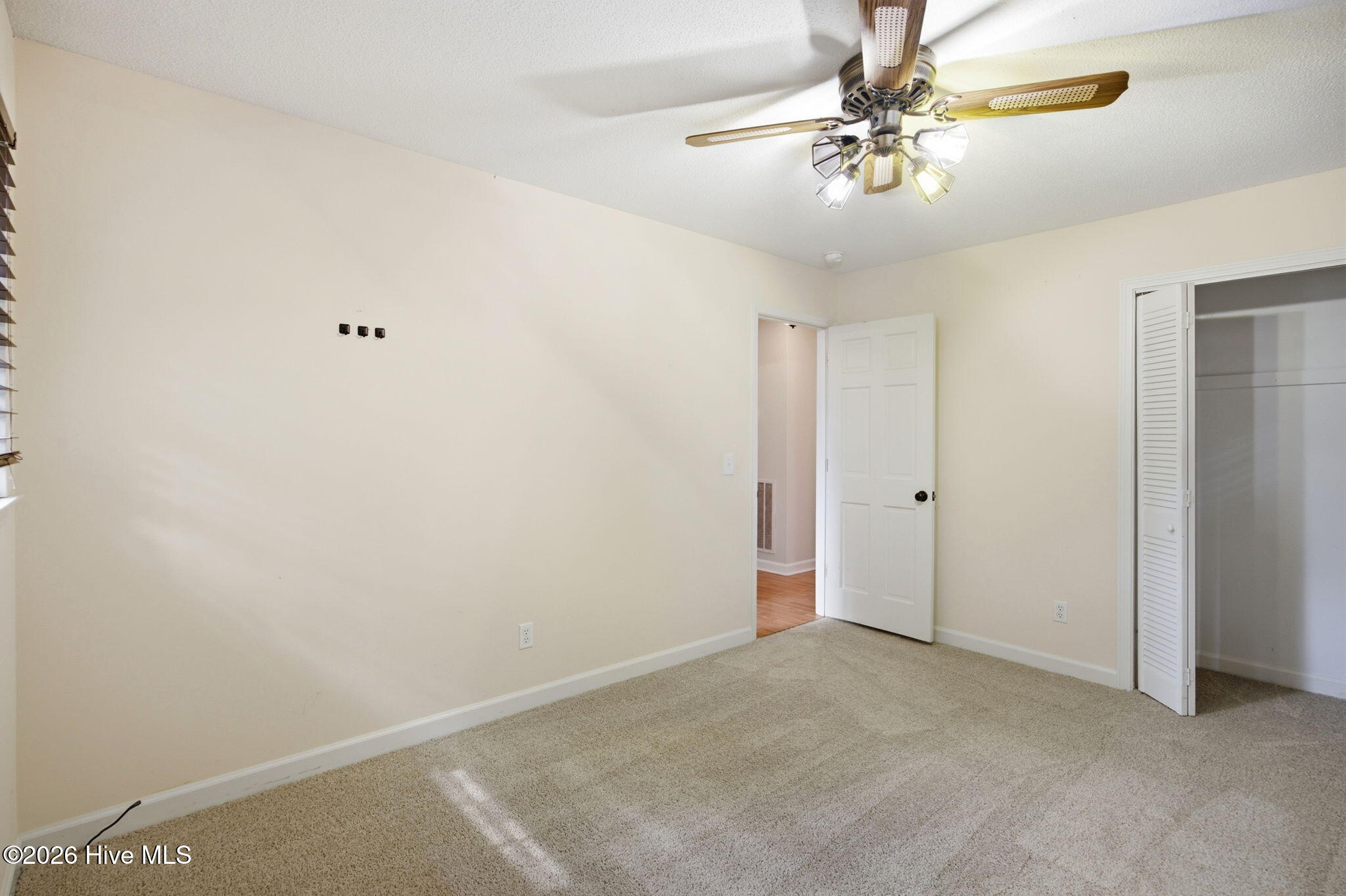 306 W Blackbeard Road W