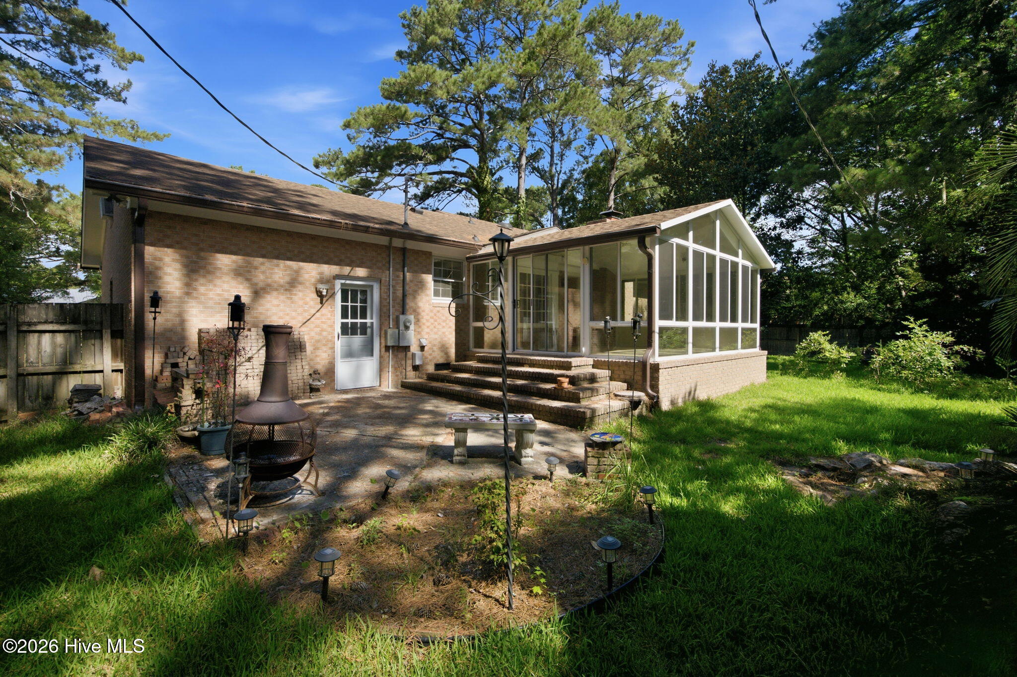 306 W Blackbeard Road W