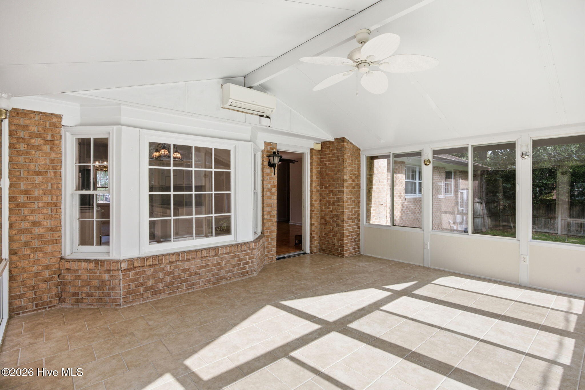 306 W Blackbeard Road W