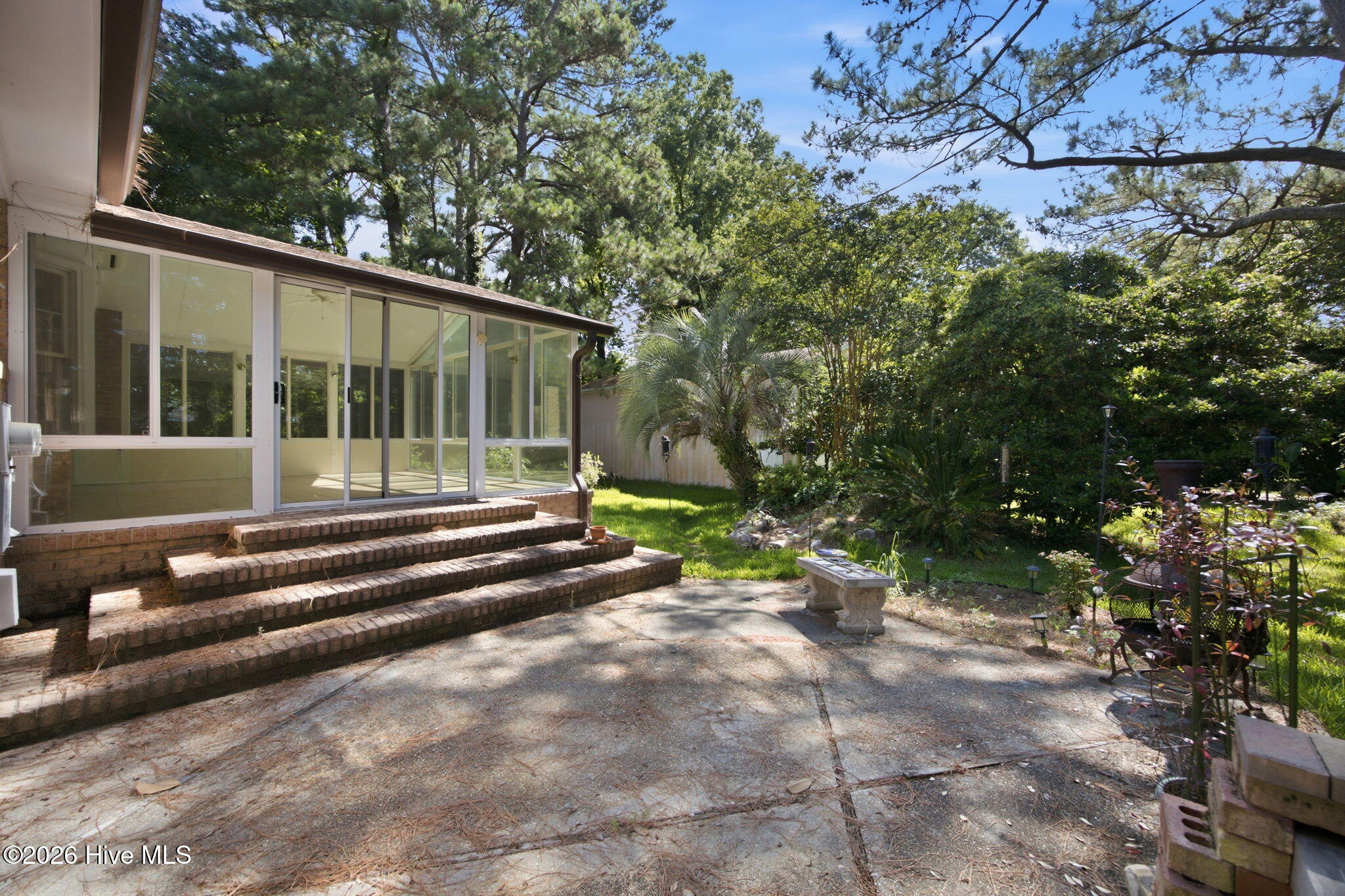 306 W Blackbeard Road W