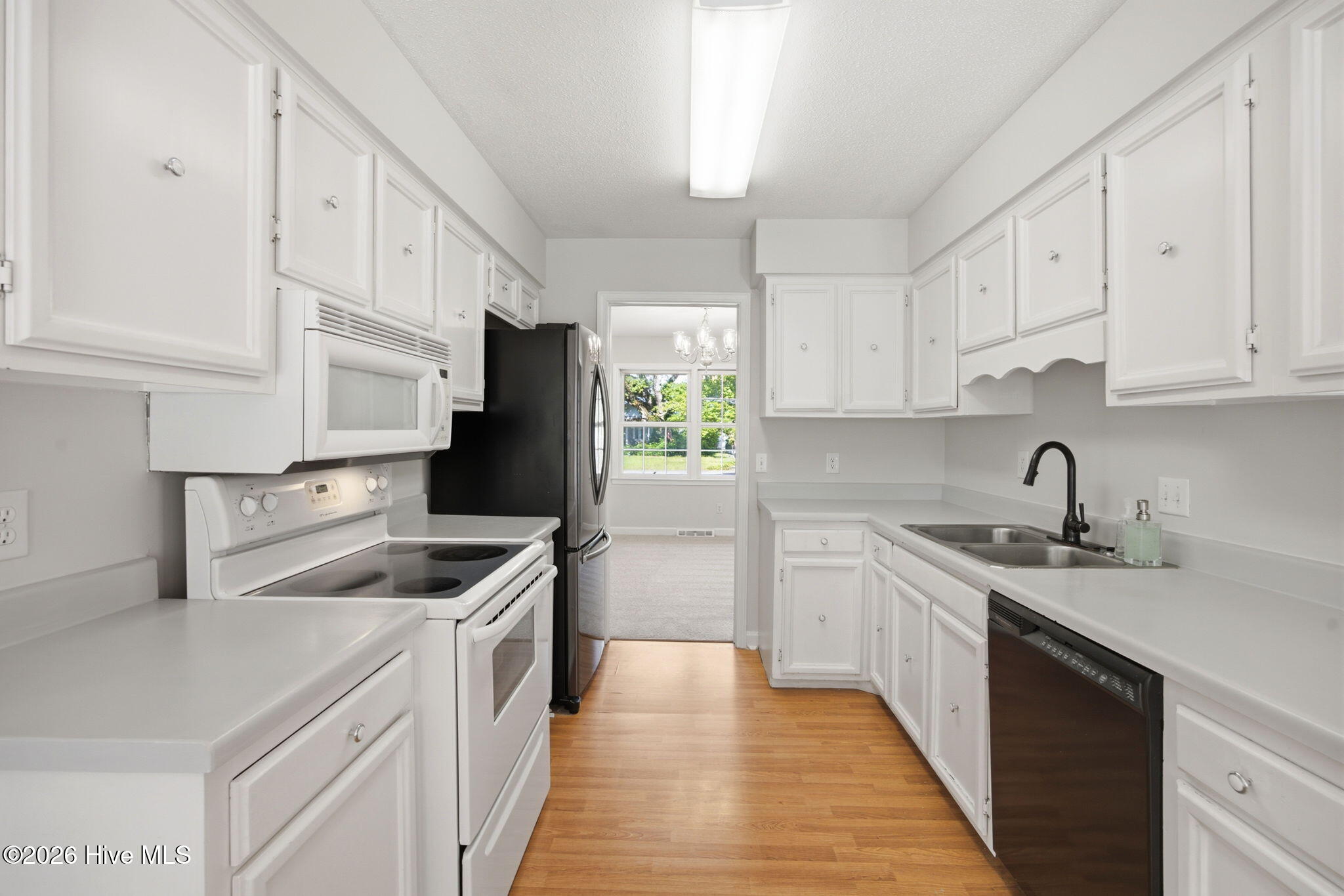 306 W Blackbeard Road W