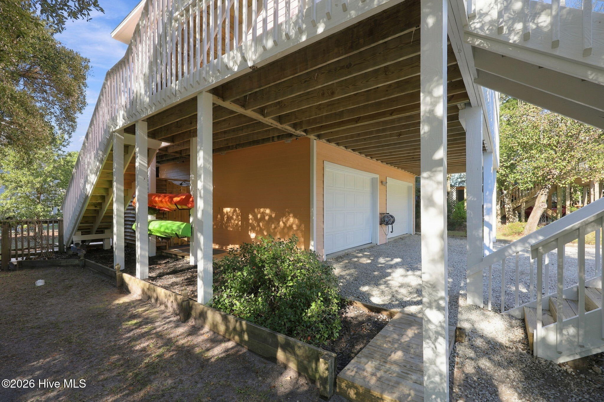 105 N Oak Drive
