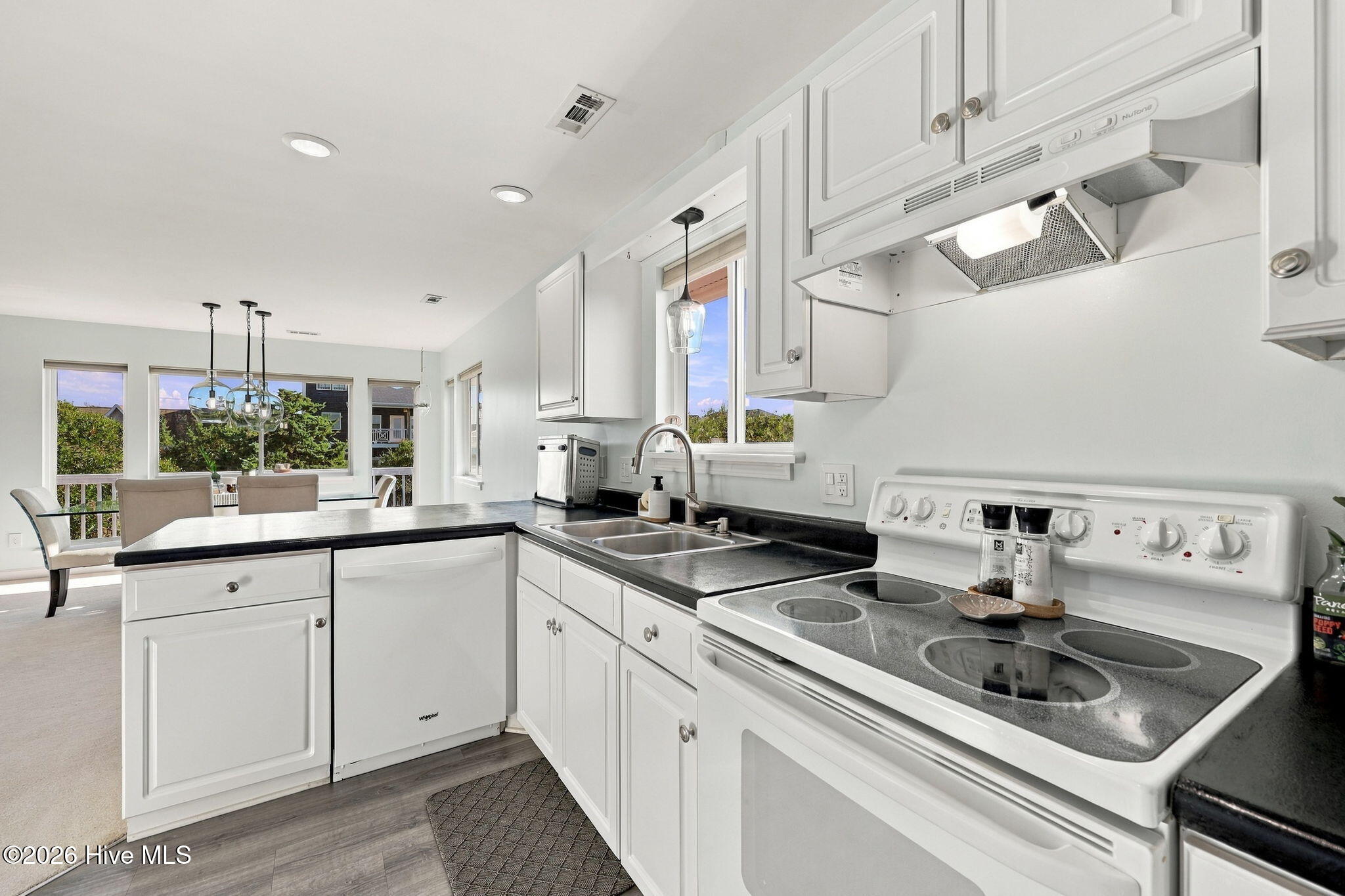 105 N Oak Drive