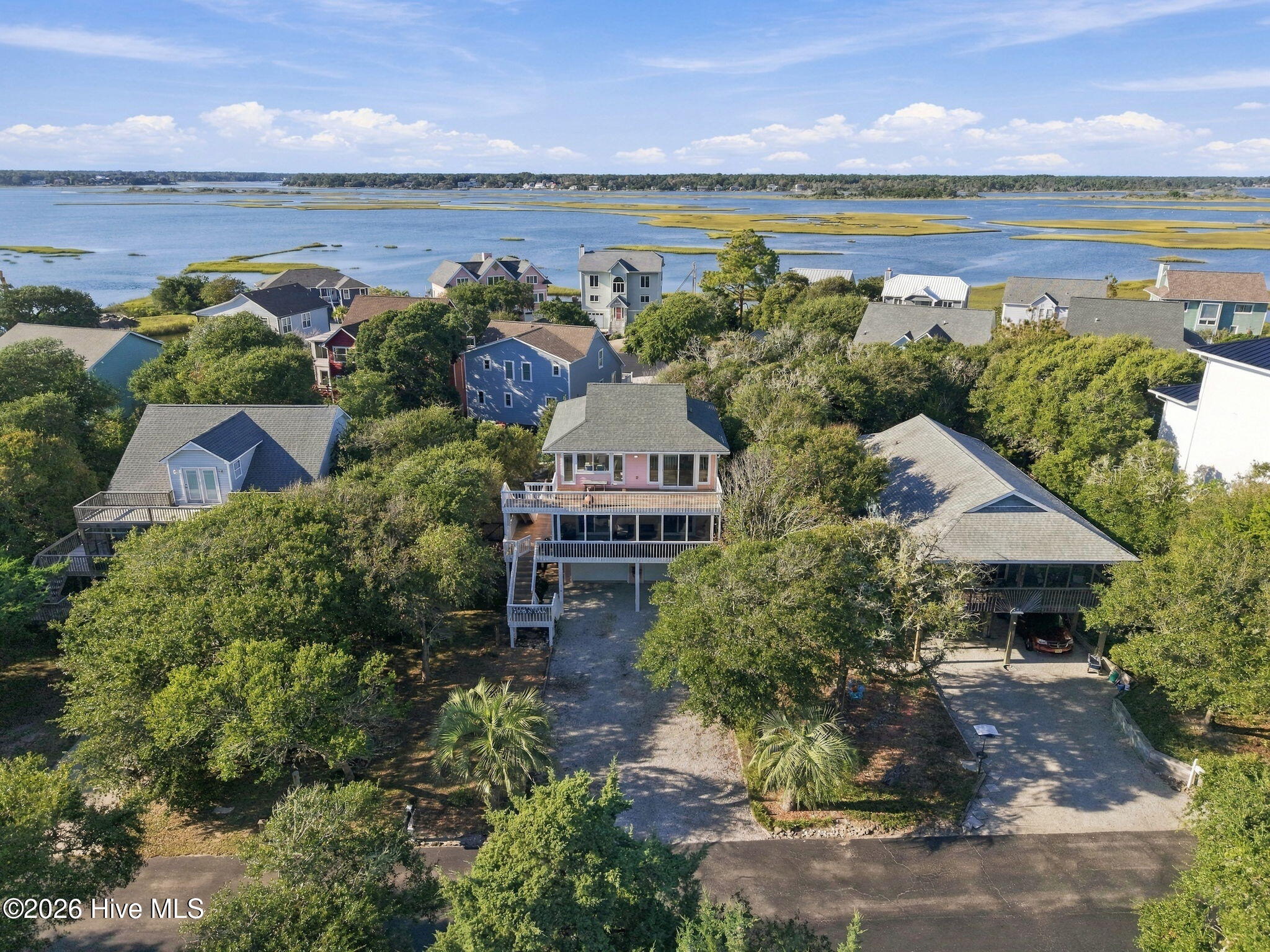 105 N Oak Drive