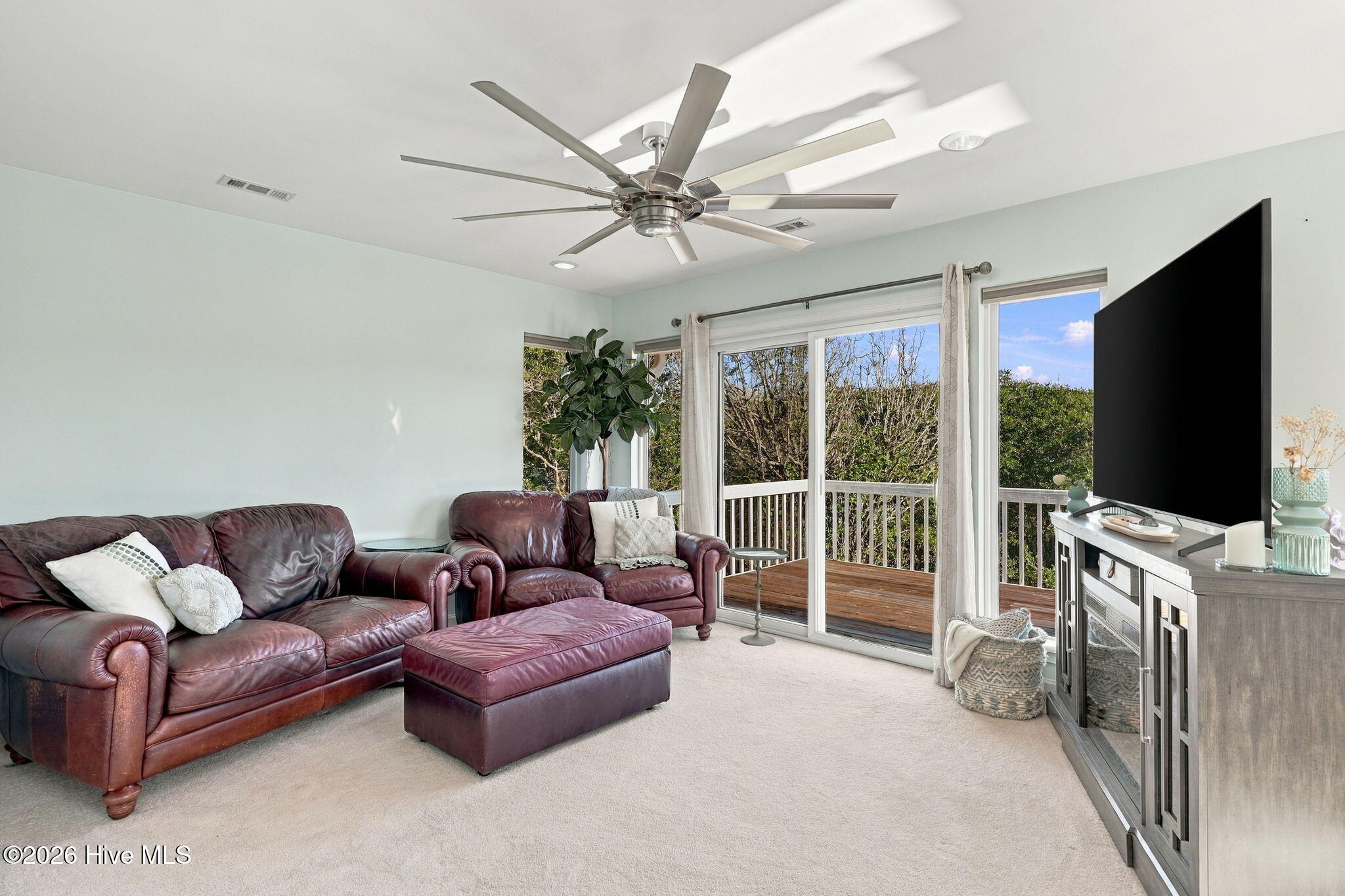 105 N Oak Drive