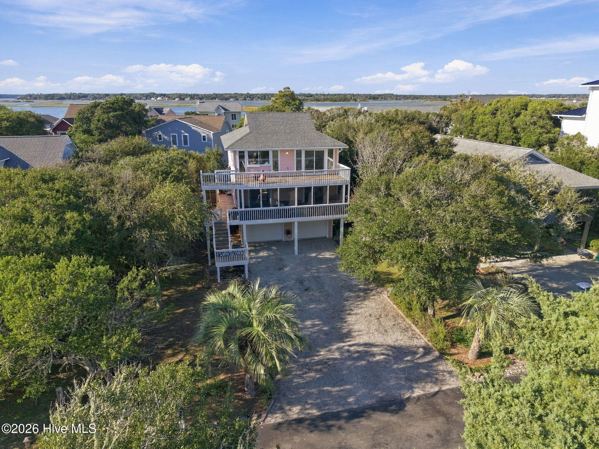 105 N Oak Drive