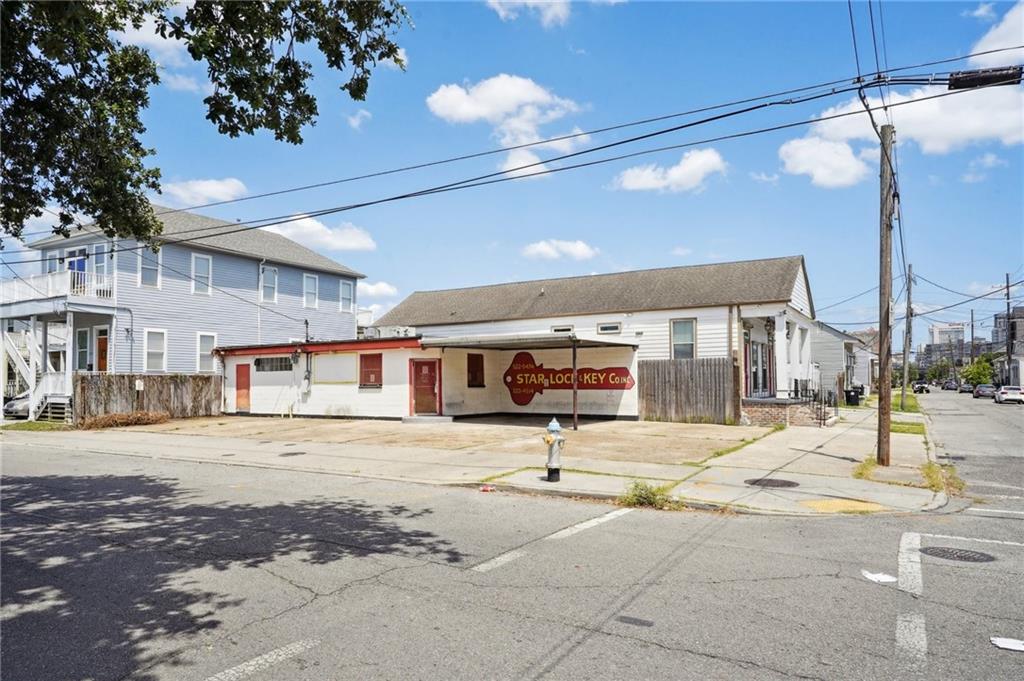 2139 IBERVILLE Street