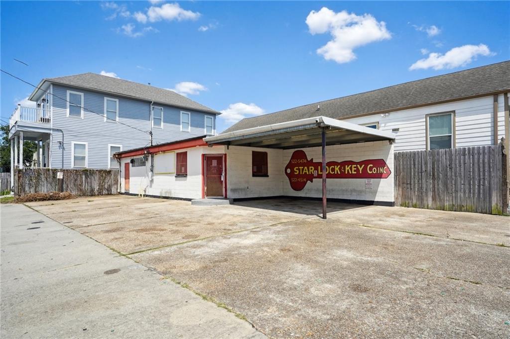 2139 IBERVILLE Street
