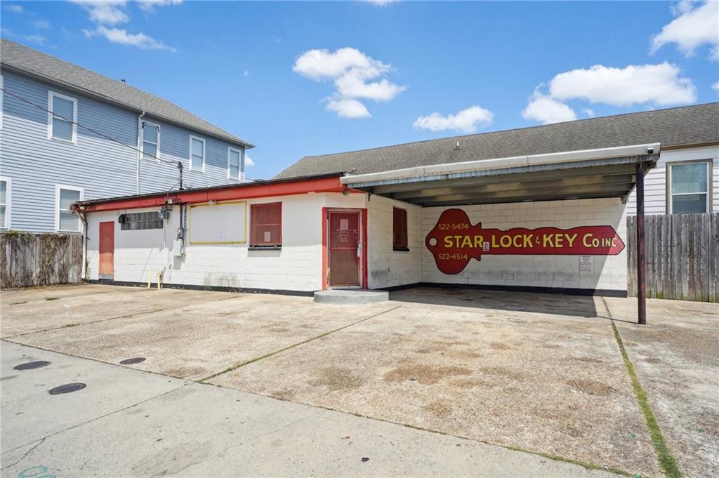 2139 IBERVILLE Street