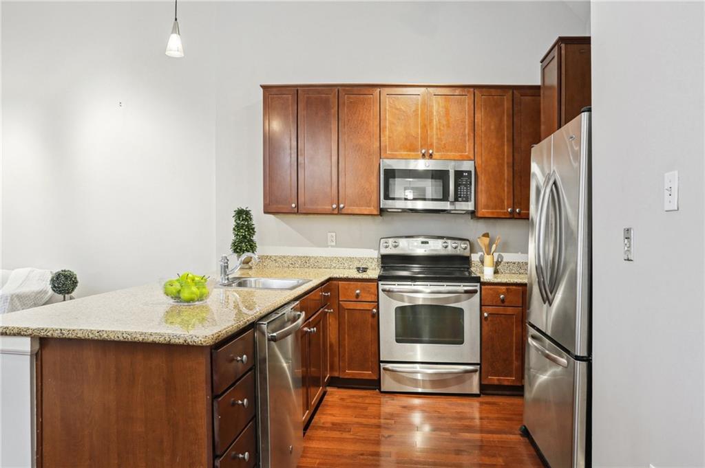 1201 CANAL Street 472