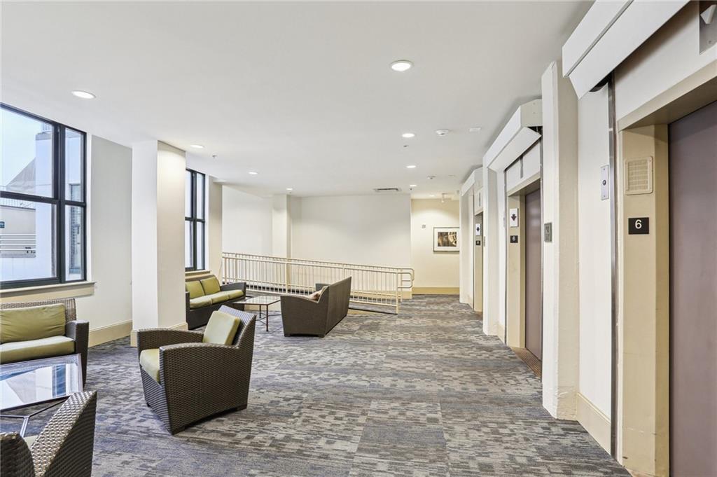 1201 CANAL Street 472