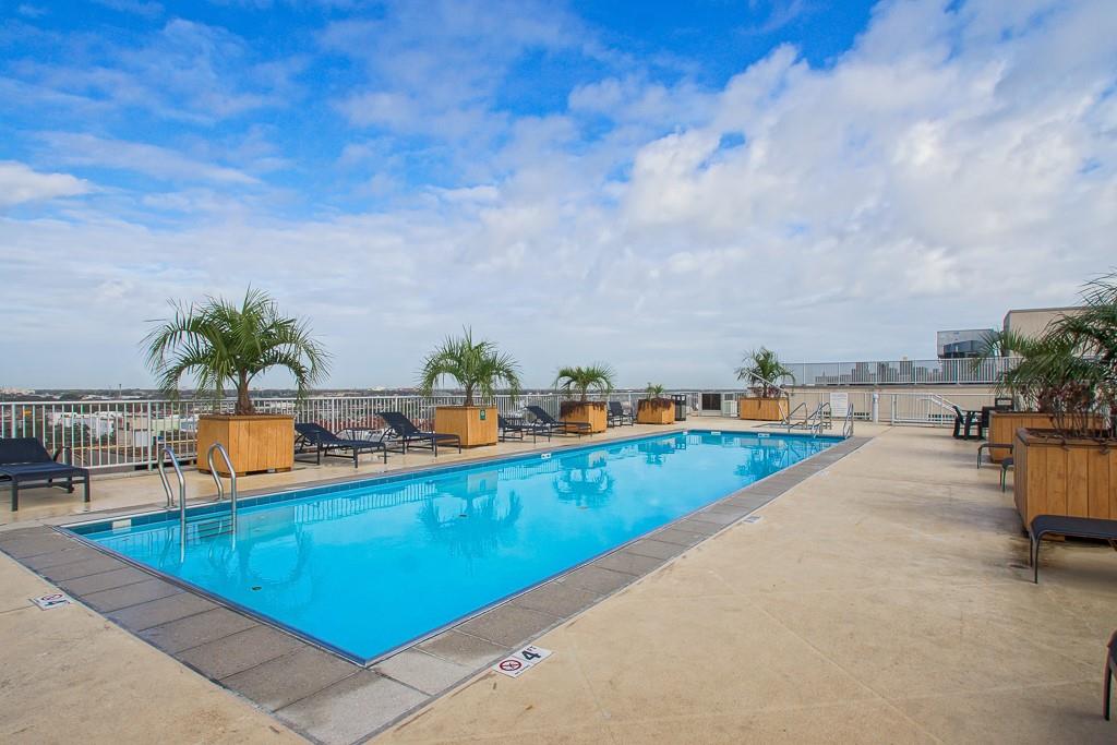 1201 CANAL Street 472