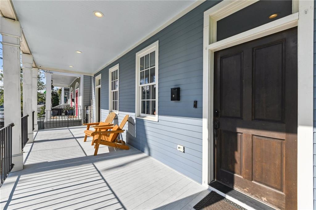 1212 LOUISA Street