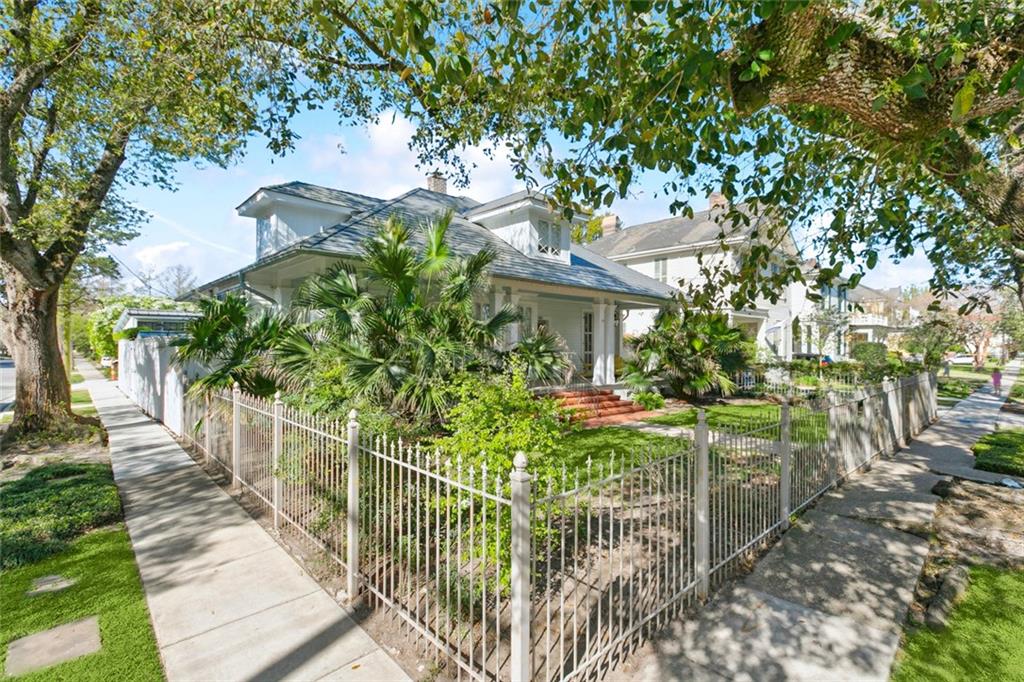 7902 FRERET Street