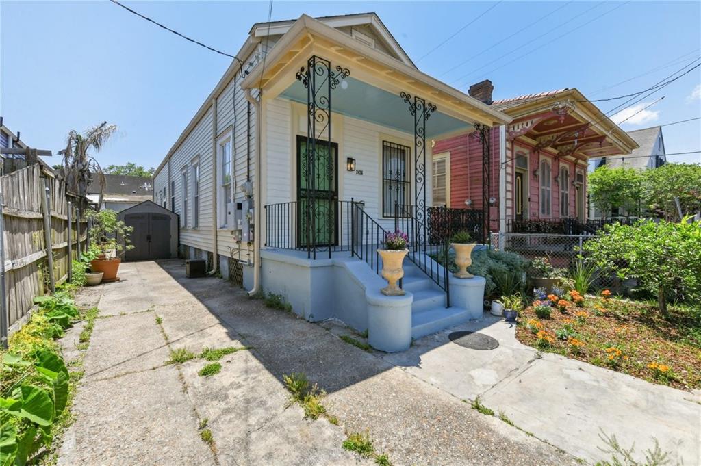 2426 CHIPPEWA Street