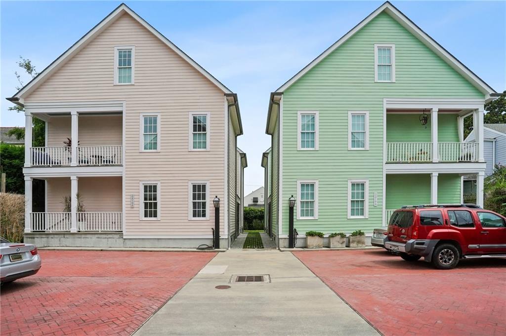 2415 DAUPHINE Street A