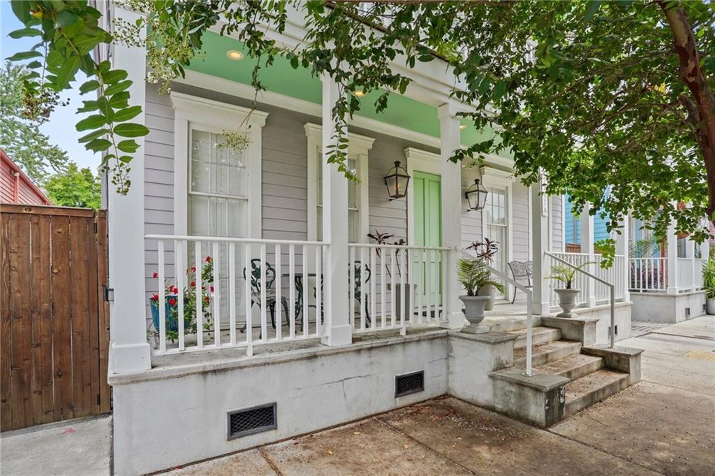 2415 DAUPHINE Street A