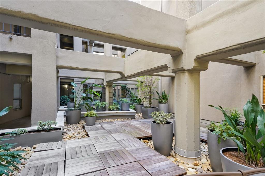 333 JULIA Street 402