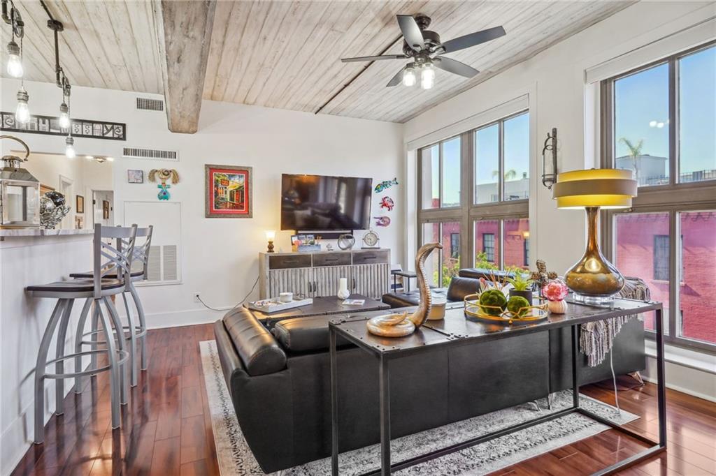 333 JULIA Street 402