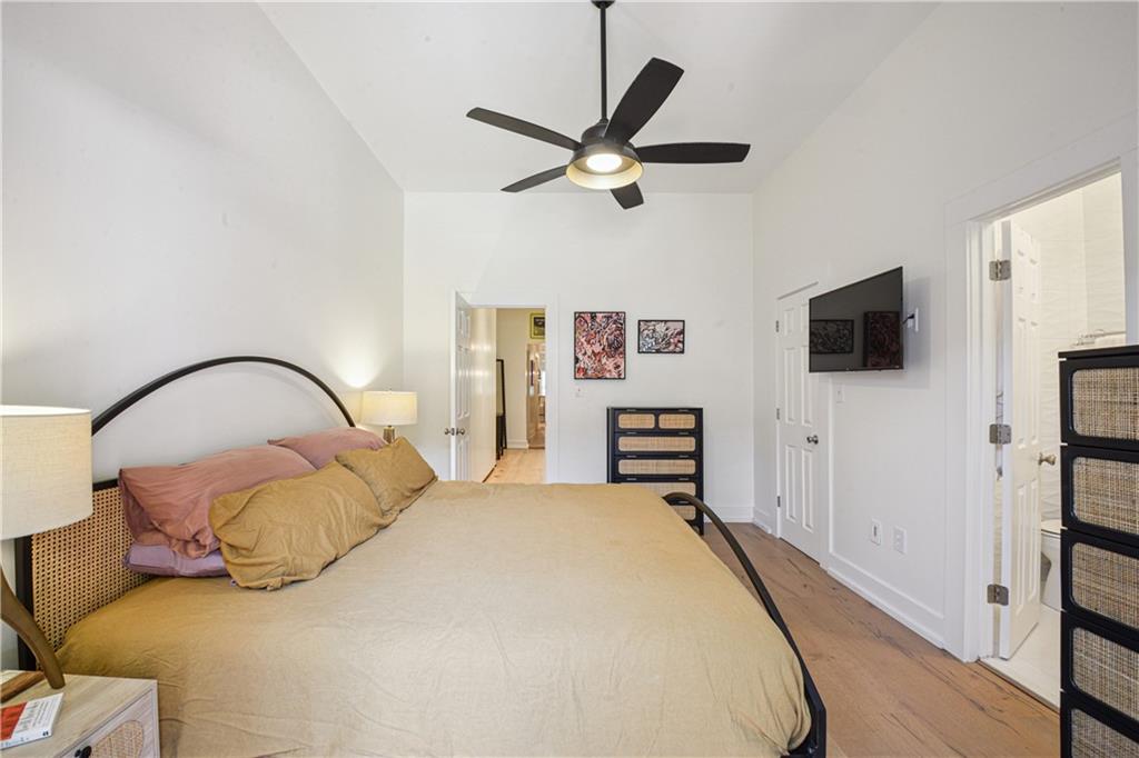 915 SIXTH Street