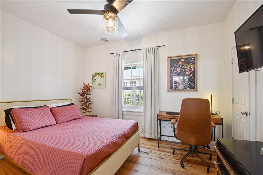 915 SIXTH Street