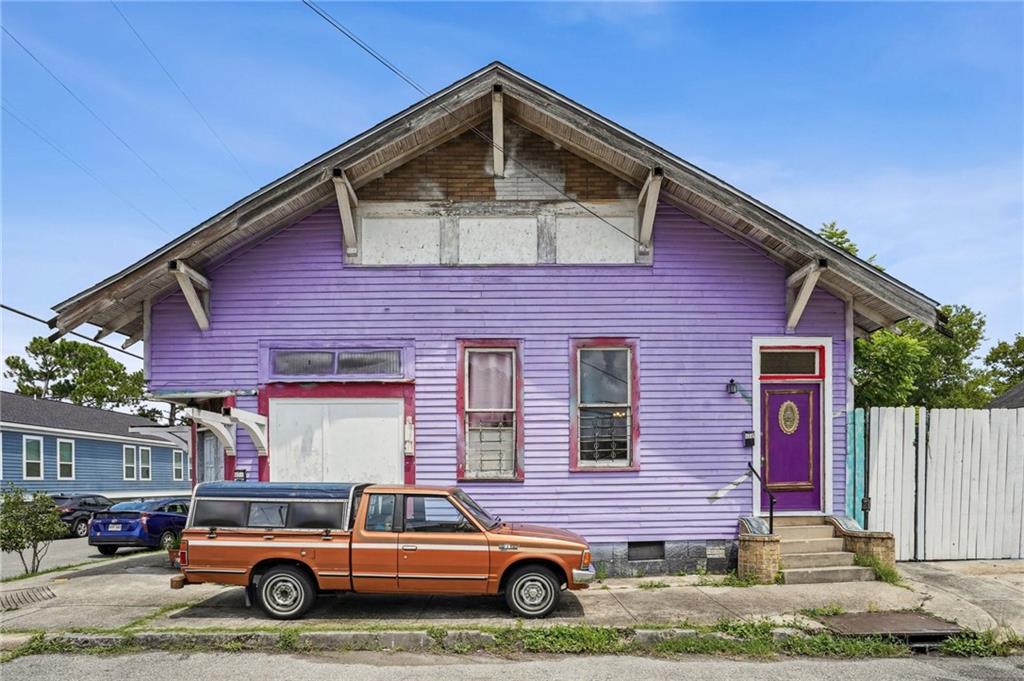 1937 ARTS Street
