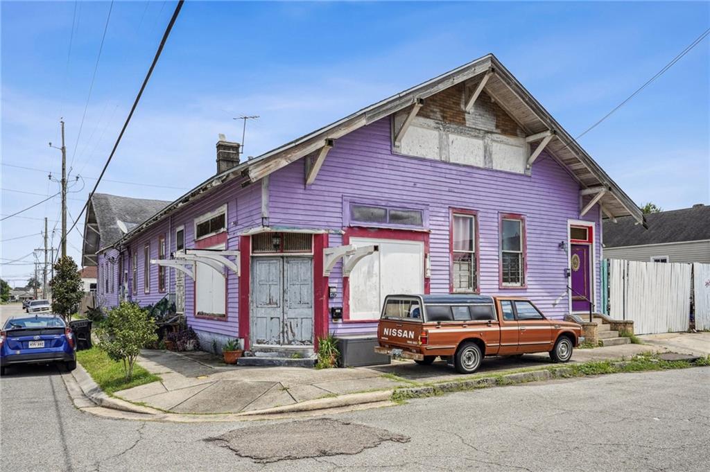 1937 ARTS Street