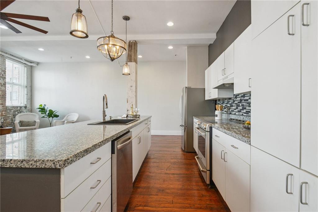 404 NOTRE DAME Street 24