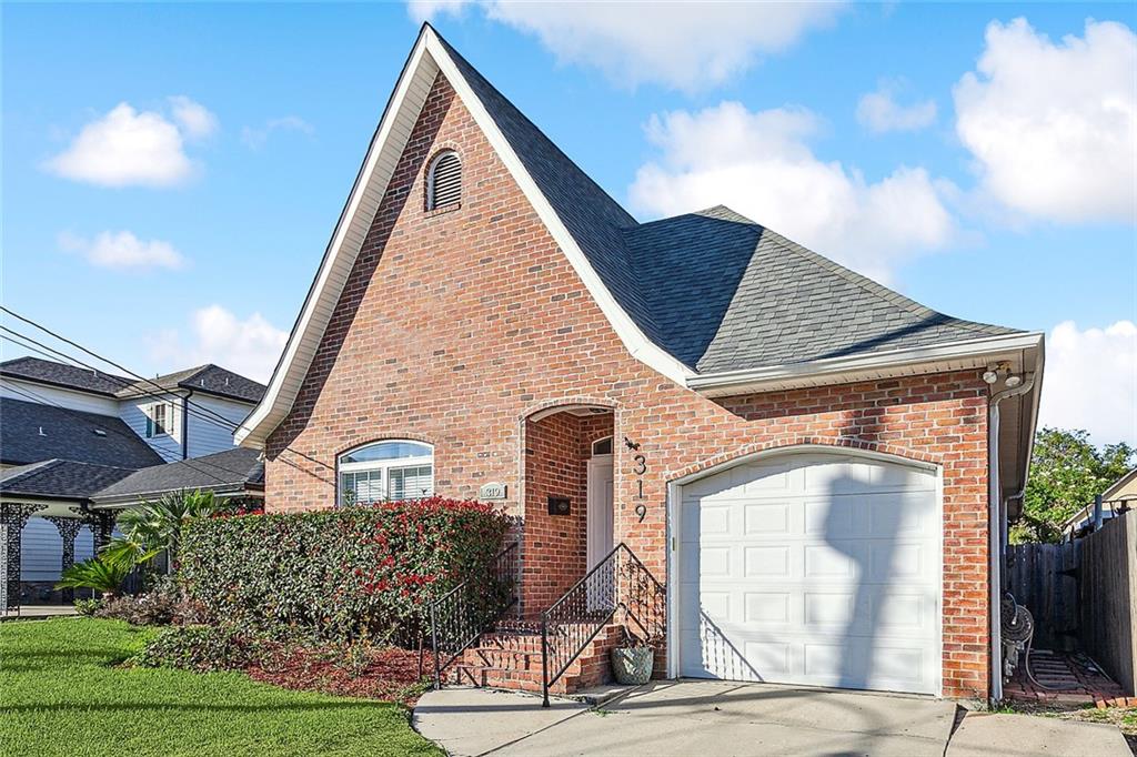 319 HAY Place