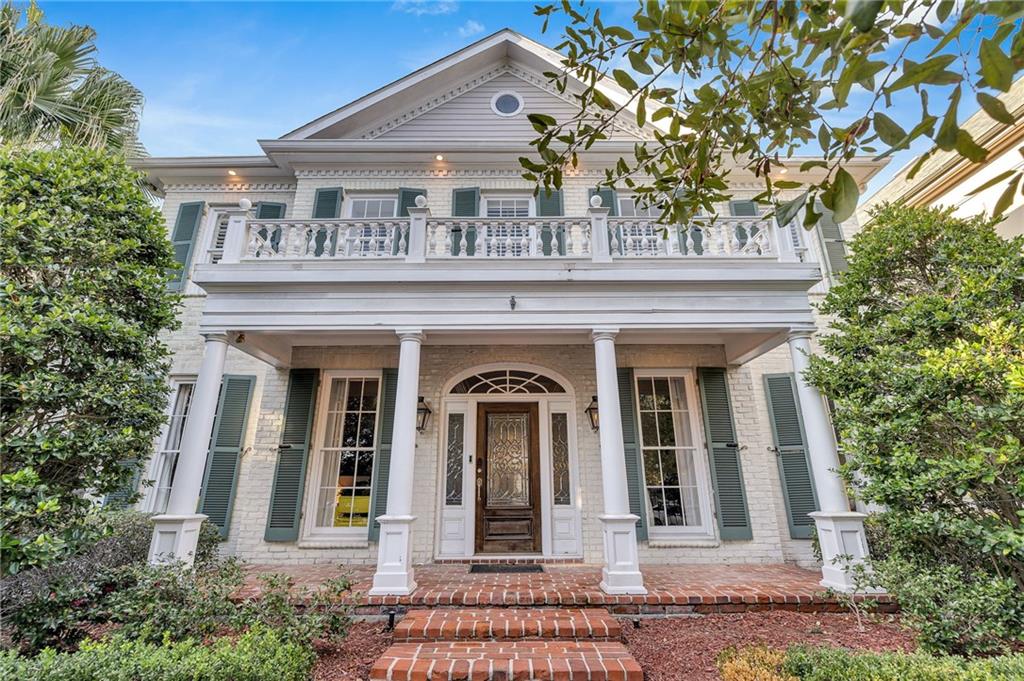 2809 PRYTANIA Street