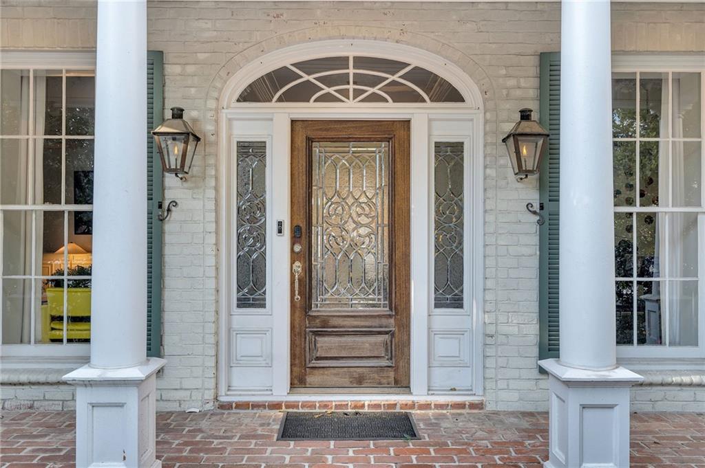 2809 PRYTANIA Street