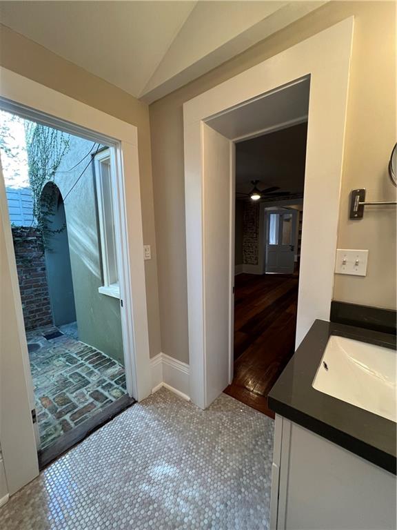 1117 BOURBON Street 4