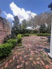 1117 BOURBON Street 4